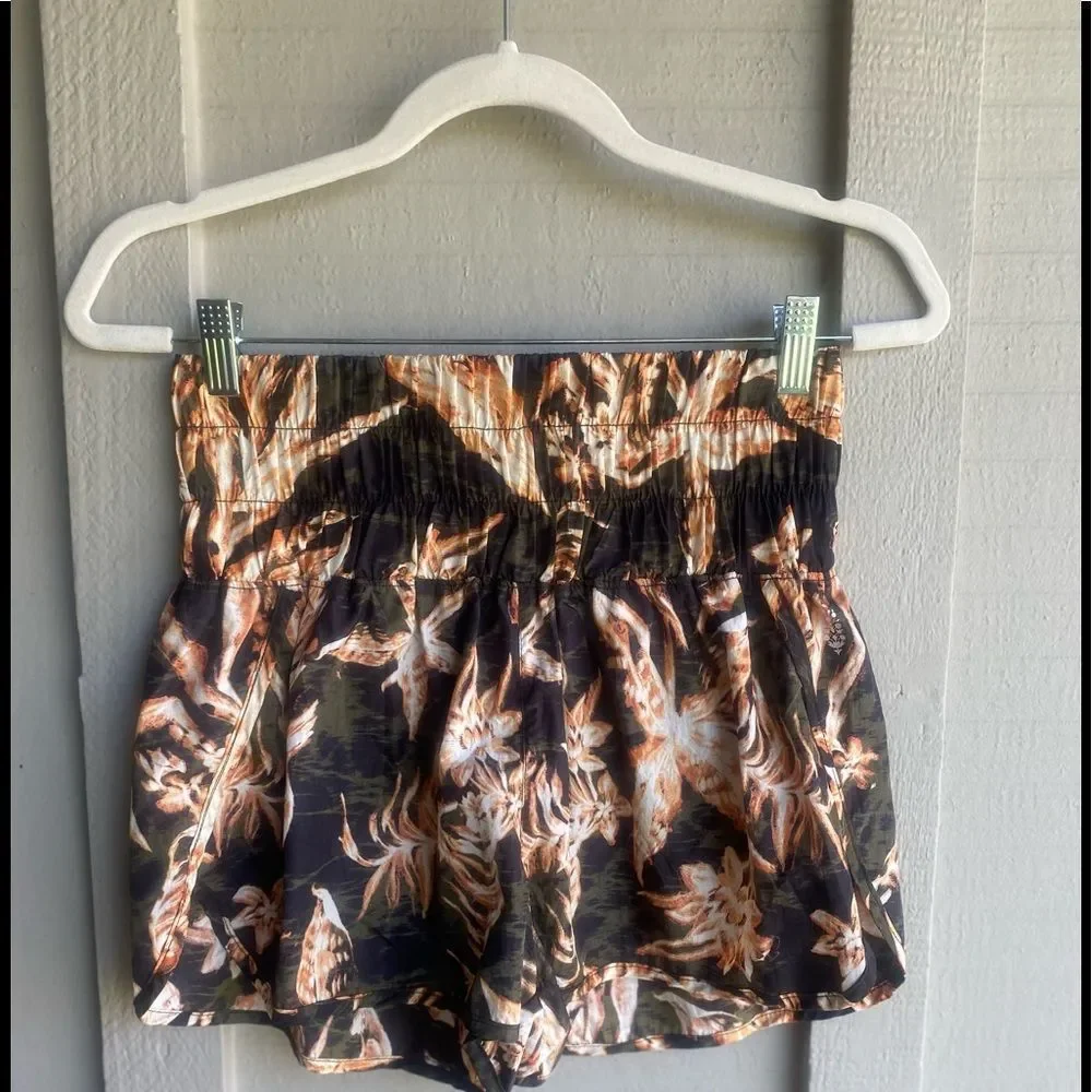 NWT - FP MOVEMENT Printed The Way Home Shorts In Black Combo - Picture 4 of 10